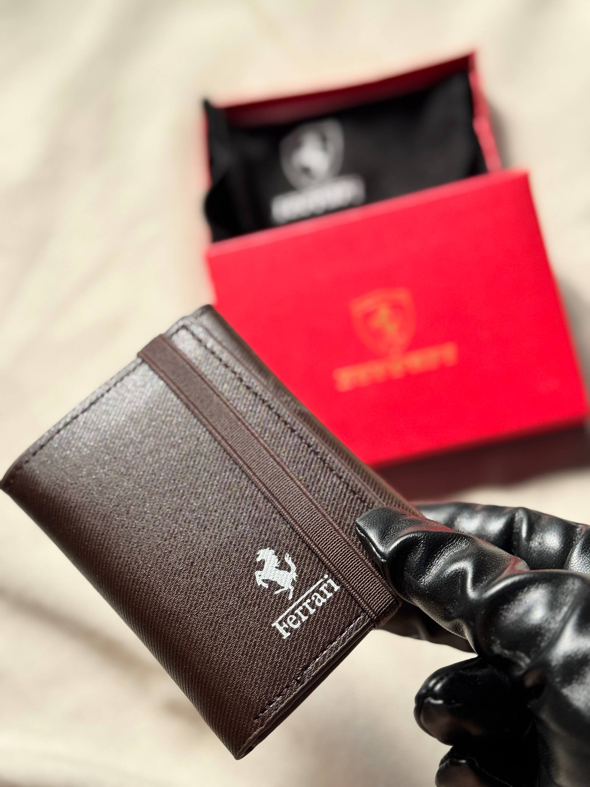 محفظة رجالية