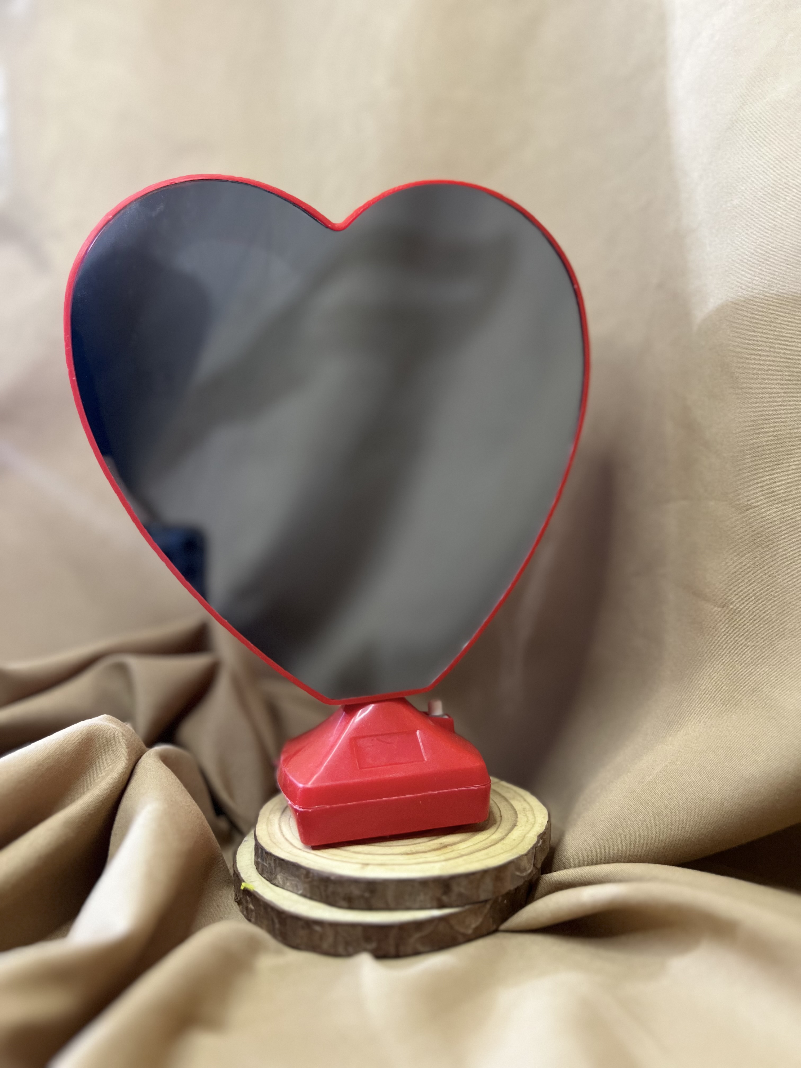 المرآه السحريه