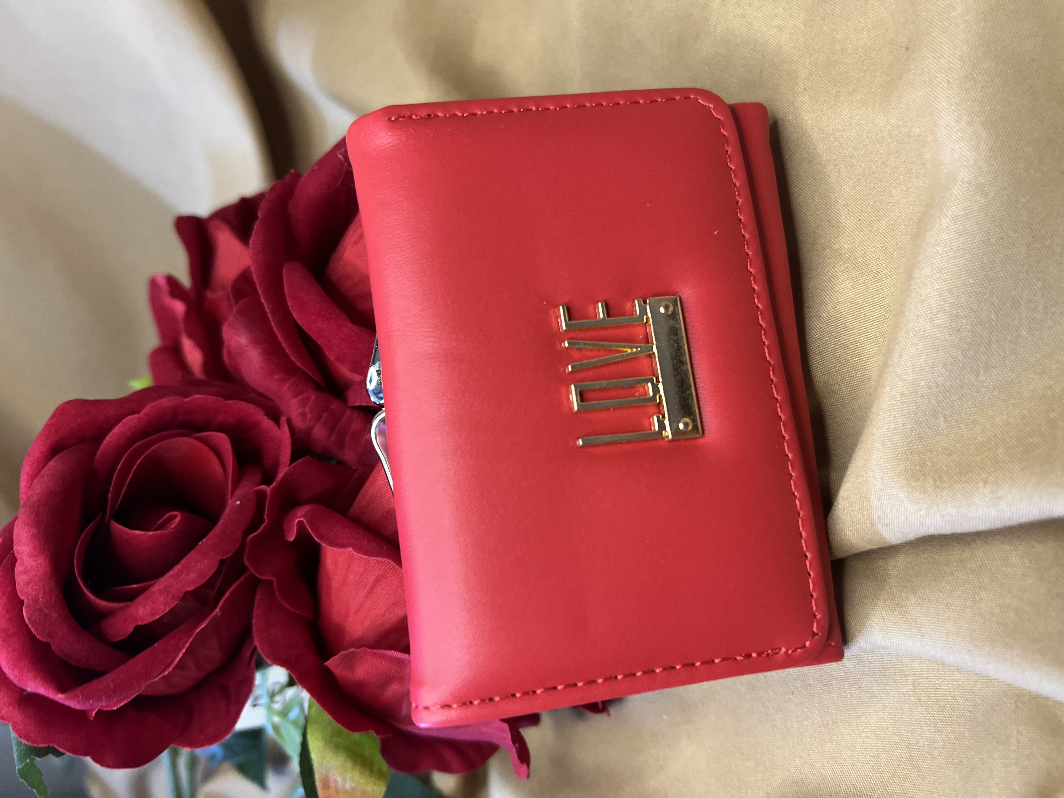 جزدان نسائي